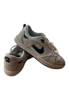 NIKE スニーカーのサムネイル