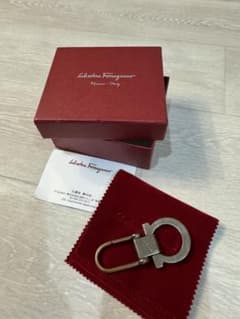 フェラガモ　キーホルダーのサムネイル