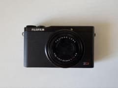 FUJIFILM XQ1 コンパクトデジタルカメラ【ジャンク】のサムネイル