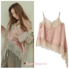 新作新品♥️LILY BROWN イレギュラーヘムサテンキャミトップス✨CORAL 