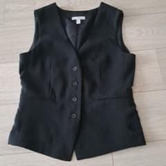 新品　H&M ベスト ジレ ブラック　黒のサムネイル