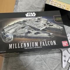 【週末処分値下げ】1/144 ミレニアム・ファルコン（フォースの覚醒）のサムネイル