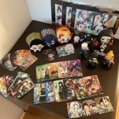 Demon Slayer: Kimetsu no Yaiba Figure and Plush Toy Set