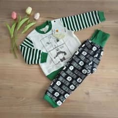 タグ付き新品　パジャマ　男の子　キッズ　寝間着　長袖のサムネイル