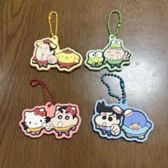 クレヨンしんちゃん サンリオ キーホルダー 4点セットのサムネイル