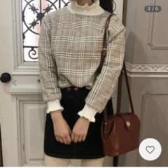 ベージュ　チェックニットトップスのサムネイル