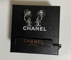 CHANEL シルバーフープピアスのサムネイル