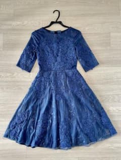刺繍入りネイビーブルーフレアドレス M 結婚式のサムネイル