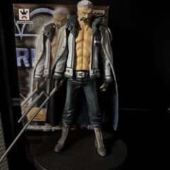 m*a様 ワンピース　スモーカー大佐　フィギュアのサムネイル