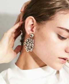 TOGA トーガ メタル ビーズ イヤリング 葡萄 美品