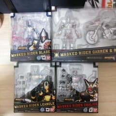 フィギュアーツ 仮面ライダー剣セットのサムネイル