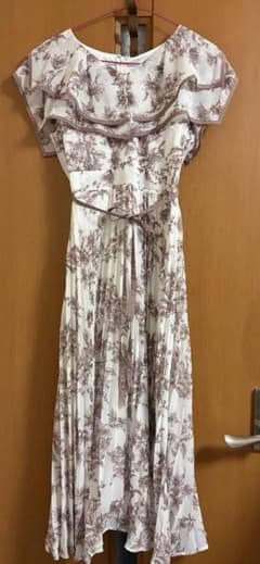 tocco closet フラワー プリントビックカラープリーツワンピースのサムネイル