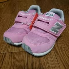 新品✨16.5㎝ニューバランスのサムネイル