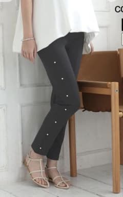 【Donoban】スキニーパンツ ブラック パールボタンつきのサムネイル