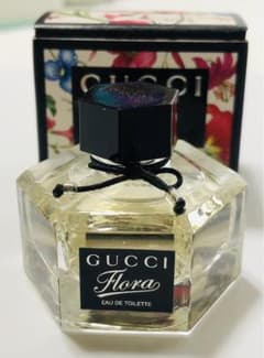 GUCCI フローラ バイ グッチ ガーデン ゴージャス ガーデニア オードト…のサムネイル