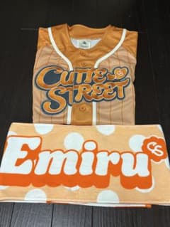 CUTIESTREET川本笑瑠 ユニホーム＆タオルセット 女性着用のサムネイル