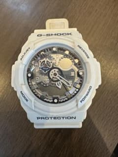 CASIO G-SHOCK ホワイト 腕時計 GA-300のサムネイル