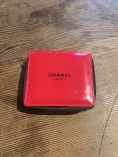 【CHANEL】ポーチ レッド　ノベルティのサムネイル