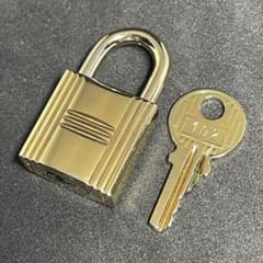 【美品】エルメス K24ゴールドメッキ パドロック カデナ リペア品 50番 美品】エルメス K24ゴールドメッキ パドロック カデナ リペア品 102番