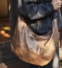 UMBRO ショルダーバッグ ブラウンのサムネイル