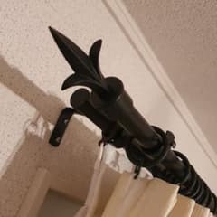 伸縮可アイアン風カーテンレールのサムネイル