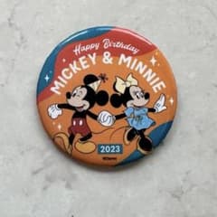 レア】アナハイムディズニー限定 ミッキー誕生日 缶バッチ 2023 - メルカリ