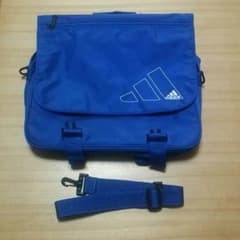 adidas カバンのサムネイル