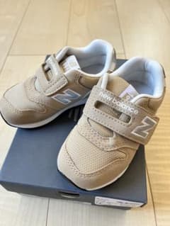 新品未使用　ニューバランス ベビーシューズ IZ996のサムネイル