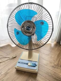 レトロ　扇風機のサムネイル