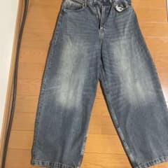 H&M SUPER BAGGY デニムパンツ ブルー 31/30のサムネイル