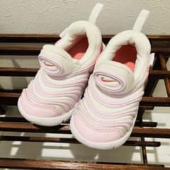 NIKE ダイナモフリー ピンク ホワイト 13cmのサムネイル