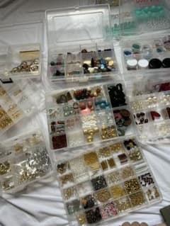 ハンドメイド　パーツ　レジン　セット　UVライト　まとめて　ピアス台座のサムネイル