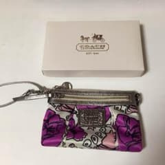 【みなみな様専用】COACH アクセサリーポーチ【新品未使用】POPPYのサムネイル