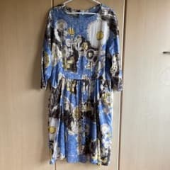 l'atelier 総柄 ひざ丈ワンピースのサムネイル