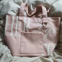 Her lip to HLT Daily Logo Tote peach - メルカリ
