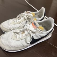 NIKE スニーカー22.5センチのサムネイル