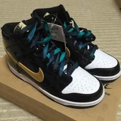 新品未使用 NIKE DUNK HI 24cm タグ&箱付き 送料込のサムネイル