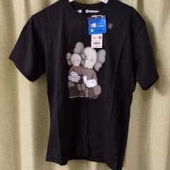 Kaws ブラック Tシャツ Sサイズのサムネイル