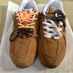 New Balance × miu miu スエードスニーカー ブラウンのサムネイル
