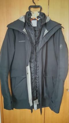 MAMMUT ブラック マウンテンパーカーのサムネイル