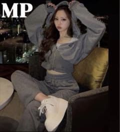 新品Avail shoko SUREVE コラボ　パンツラメグレーMPのサムネイル