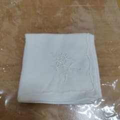 刺繍入り ホワイト ハンカチのサムネイル
