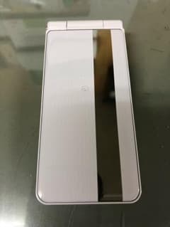 新品⭐︎p01j ドコモのサムネイル