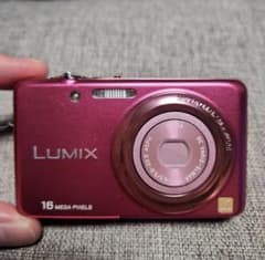 ⭐︎動作確認済み⭐︎ LUMIX 16メガピクセルコンパクトデジタルカメラ充電器付き LUMIX 16メガピクセル デジタルカメラ ピンク - メルカリ