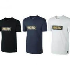 最終値下げ！NIKE FC Tシャツ 白のサムネイル