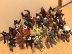 ウルトラマン　怪獣　フィギュア　23体のサムネイル