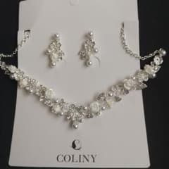 ネックレス • ピアス セットのサムネイル