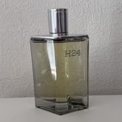 ほぼ新品／HERMES H24 Eau de Parfum 100ml 箱入り - メルカリ