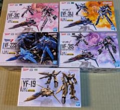 HG 1/100 マクロスのYF-19 VF-22 VF-31 5機セット HG 1/100 マクロスのYF-19 VF-22 VF-31 5機セット - メルカリ