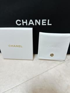 【新品/未使用】CHANEL ホワイトレザー 小物入れのサムネイル